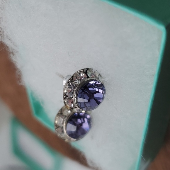 Amythest lilac crystal glow earrings E842 - Picture 2 of 3